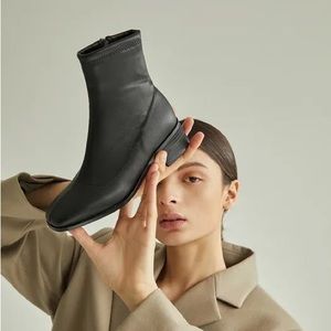 WConcept Avoir Vendredi black ankle boots
